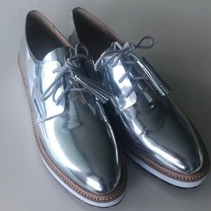 Loeffler Rabdall shoes in silver